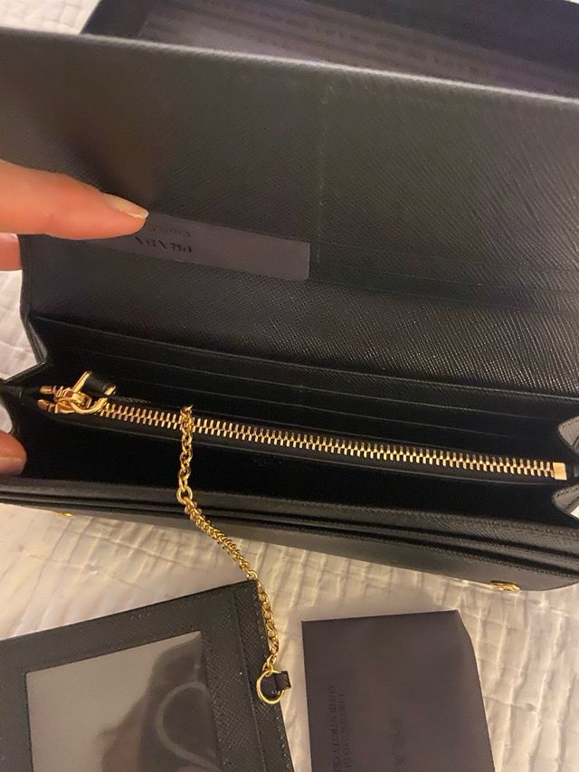 Billetera Prada Piel Negra Mujer Sin Estrenar