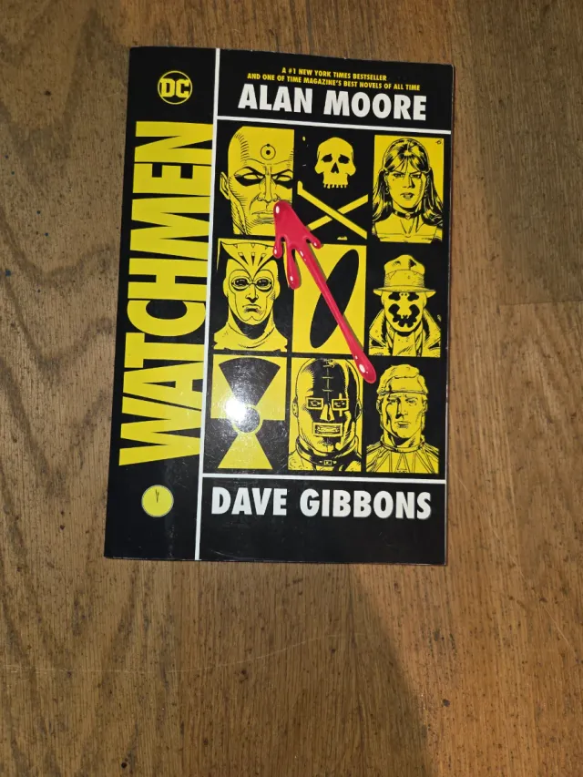 Penguin Random House Watchmen: International Ed...