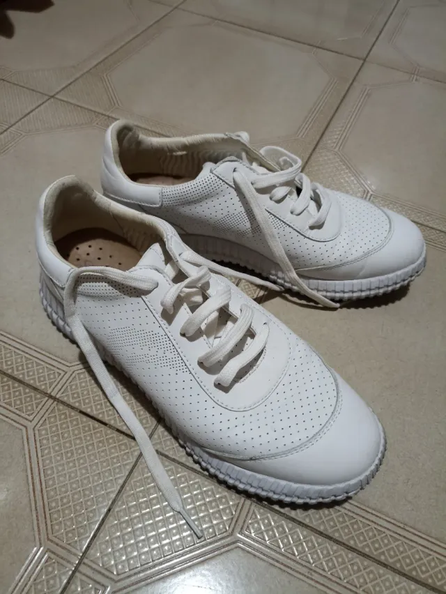 Zapatillas Geox Blancas.