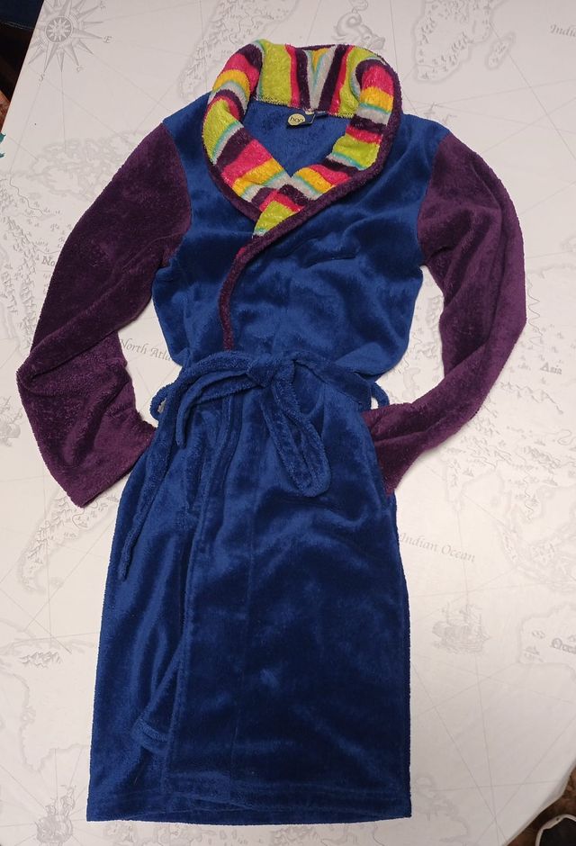 Albornoz infantil con rayas