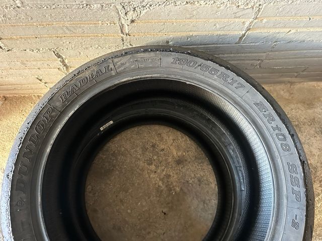 Juegos neumáticos slick Moto2