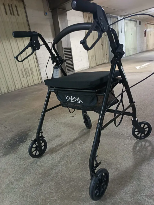 Andador-Tacatá Plegable con Asiento y Cesta