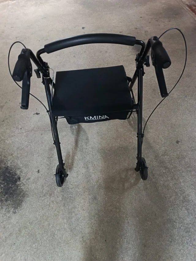 Andador-Tacatá Plegable con Asiento y Cesta