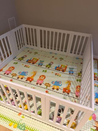 Parque infantil convertible en estanterías