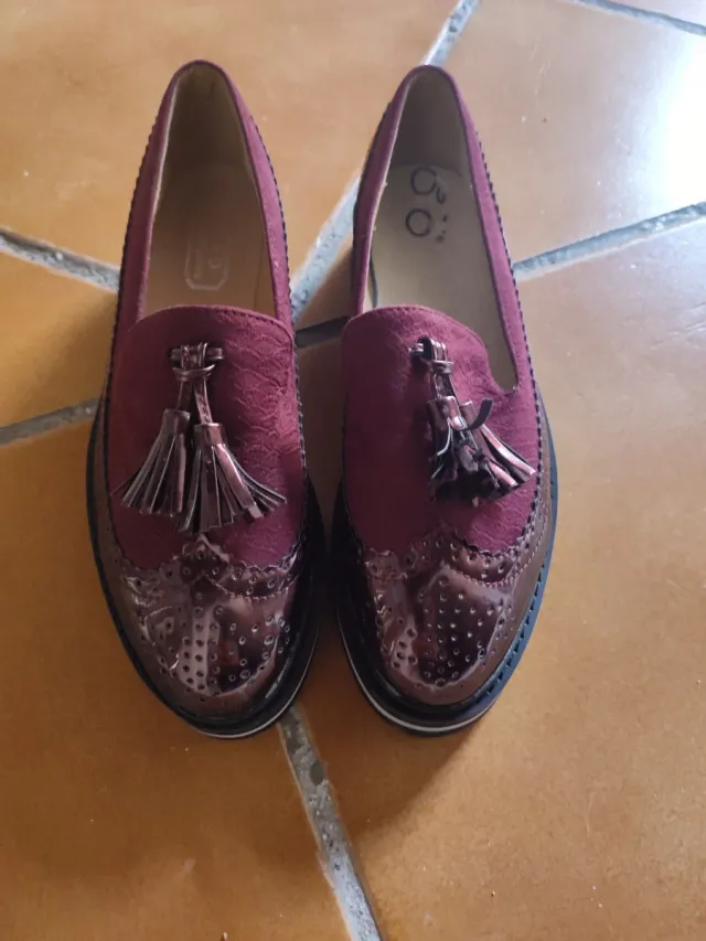 Scarpe bordeaux con frange