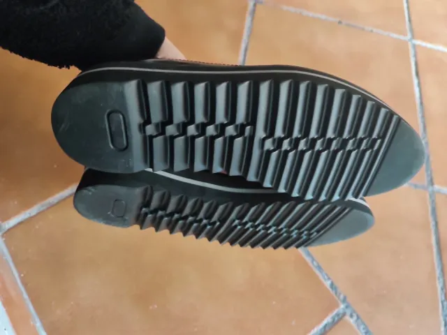 Scarpe bordeaux con frange