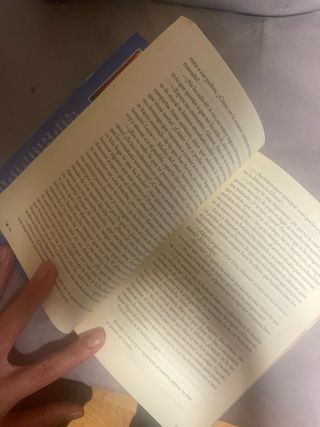 Bajo el paraguas azul