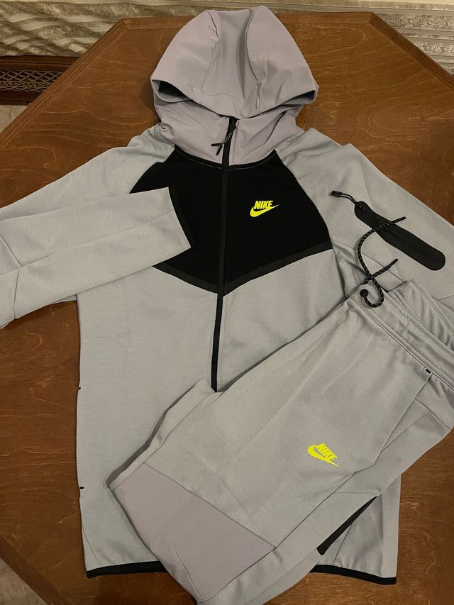 Conjunto Nike Tech Fleece Cremallera Completa Gris