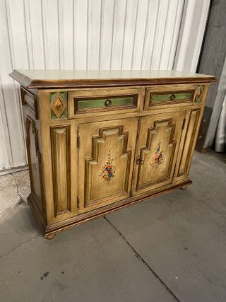 Cómoda de madera pintada a mano antigua restaurada