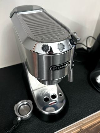 Cafetera Expreso De'Longhi Dedica
