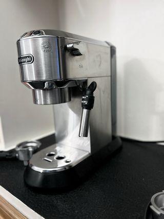 Cafetera Expreso De'Longhi Dedica
