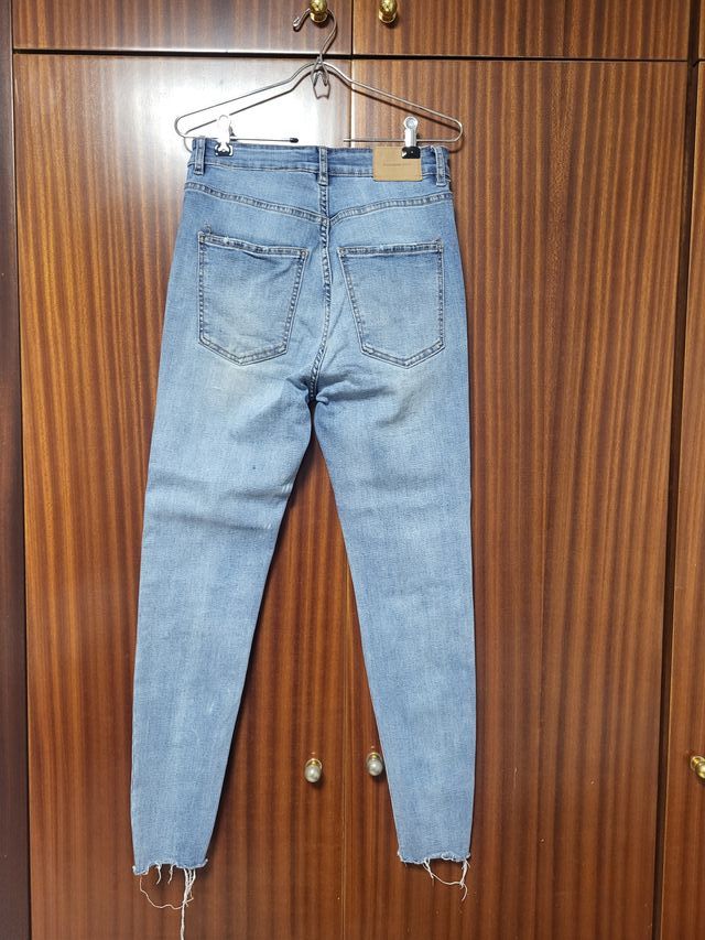 Pantalón tejano Pull&Bear T-38 azul desgastado
