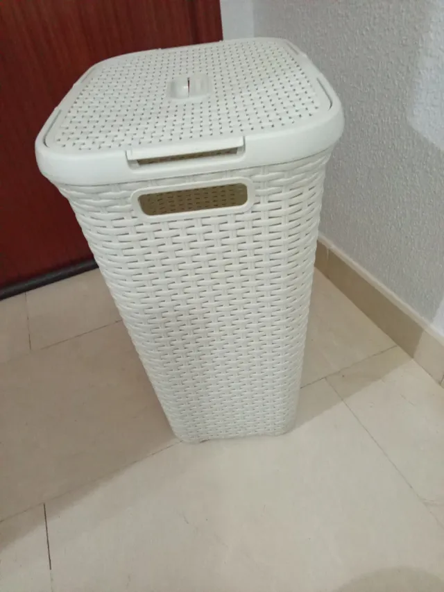 Cesto Ropa Sucia Plástico blanco imitación mimbre