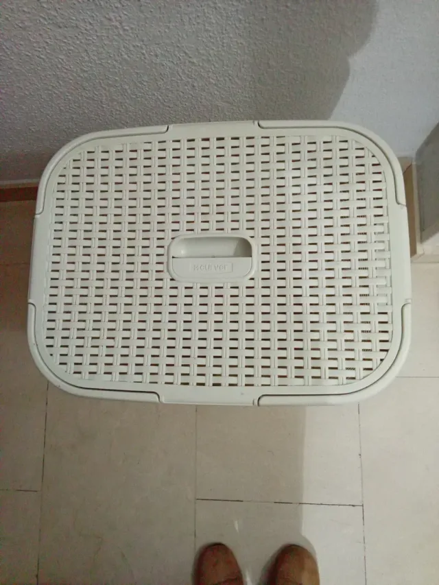 Cesto Ropa Sucia Plástico blanco imitación mimbre