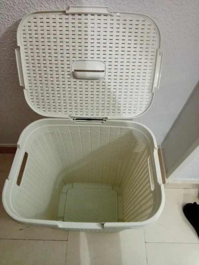 Cesto Ropa Sucia Plástico blanco imitación mimbre