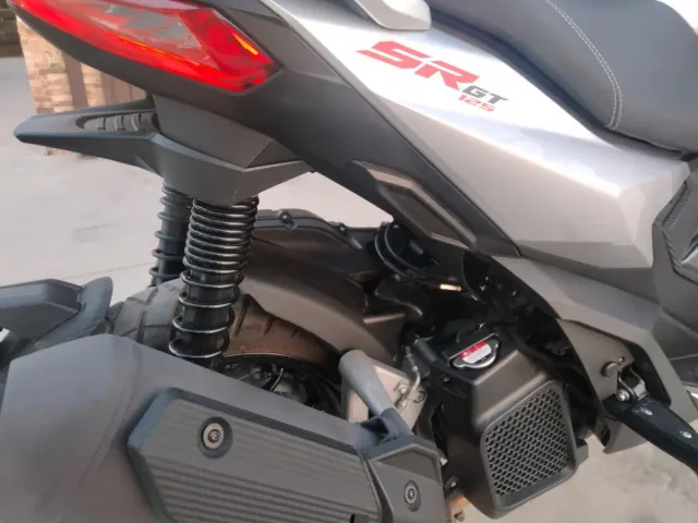 Aprilia SR GT 125 Scooter Prácticamente nueva