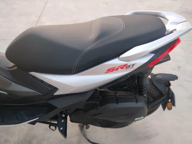Aprilia SR GT 125 Scooter Prácticamente nueva