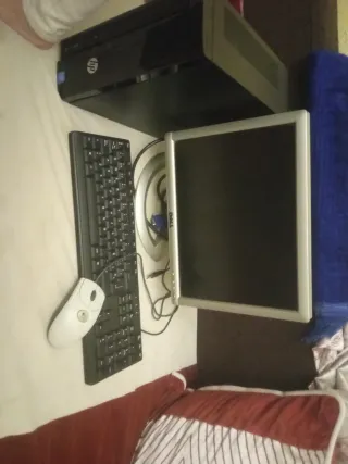 Torre HP, Monitor Dell, Teclado y Ratón