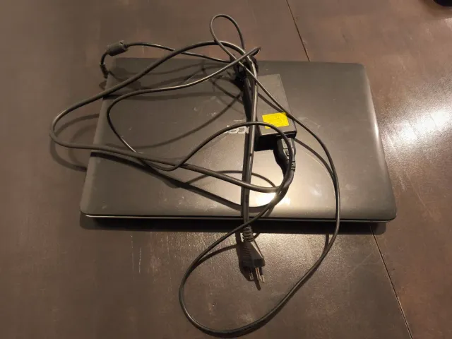 Portátil Acer Intel i3 4GB RAM