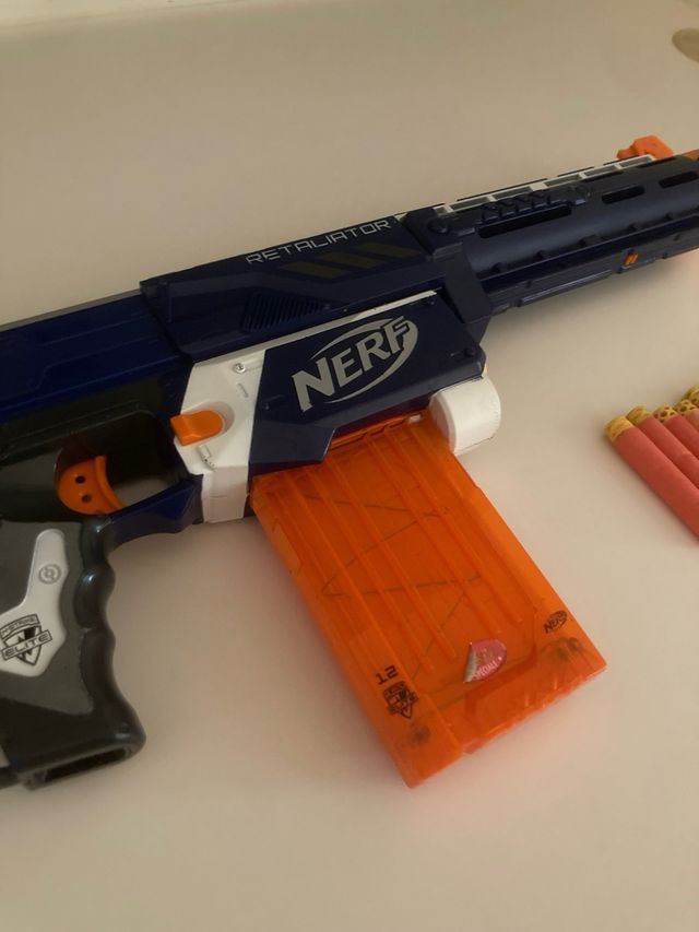Pistola Nerf Retaliator + 10 dardos