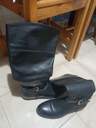 Botas altas de cuero negras