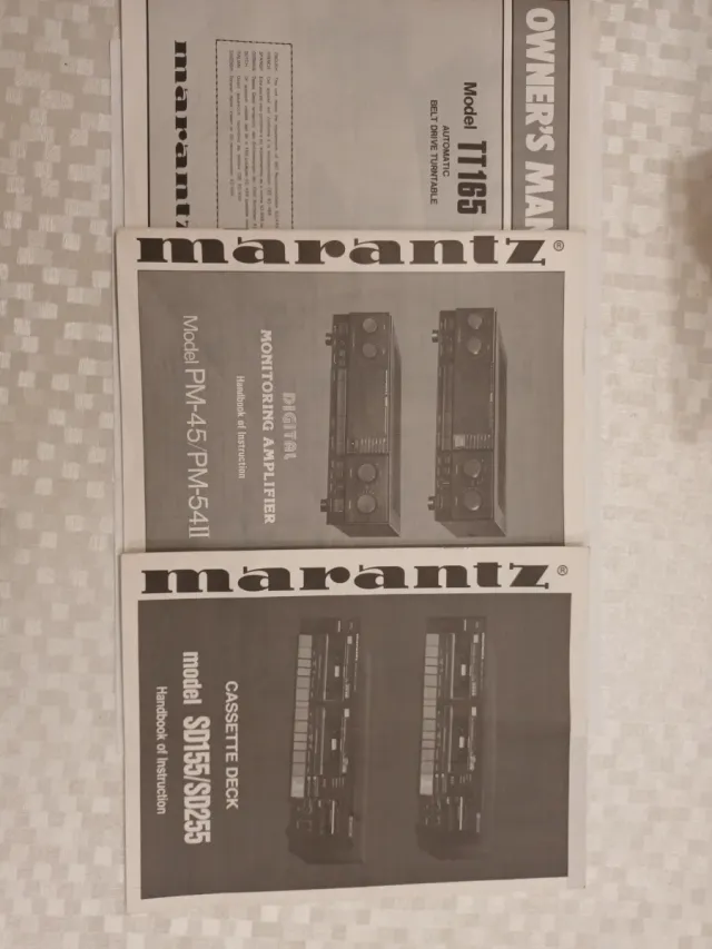 Cadena de música Marantz.