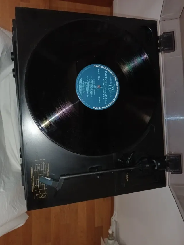 Cadena de música Marantz.