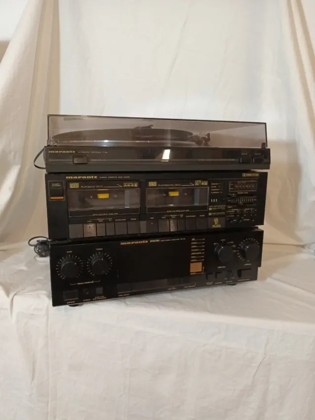 Cadena de música Marantz.