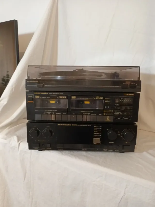 Cadena de música Marantz.