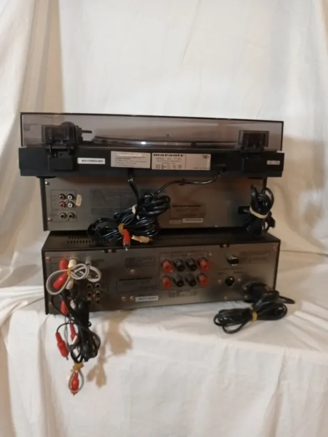 Cadena de música Marantz.