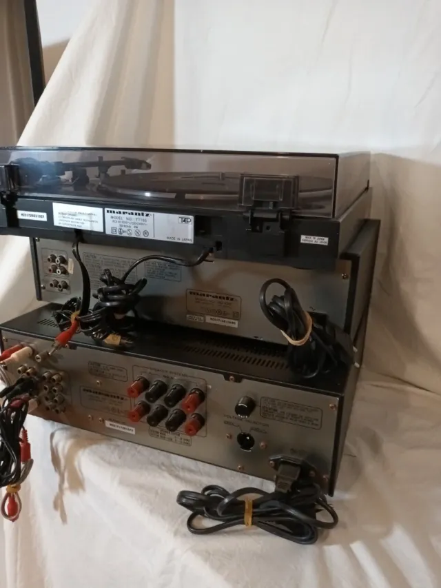 Cadena de música Marantz.