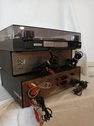 Cadena de música Marantz.