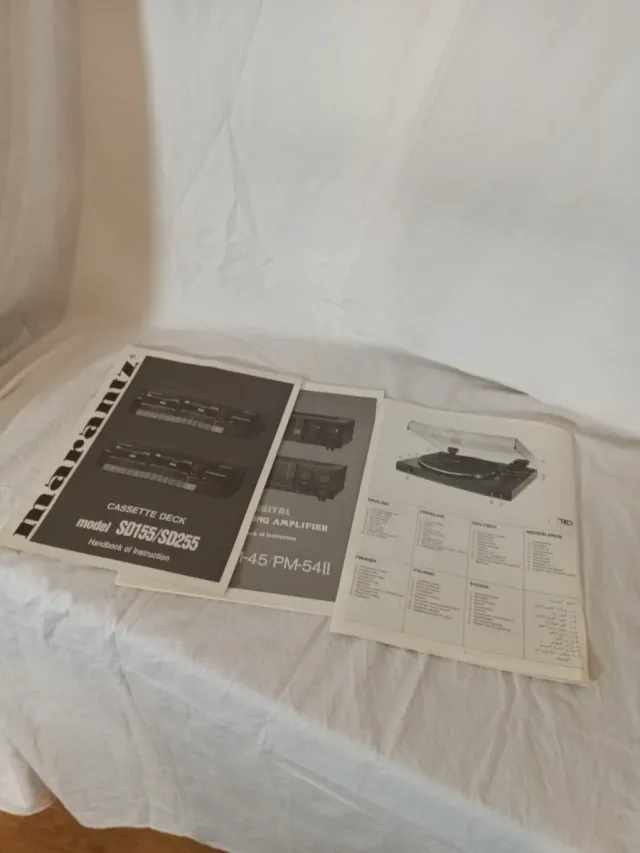 Cadena de música Marantz.