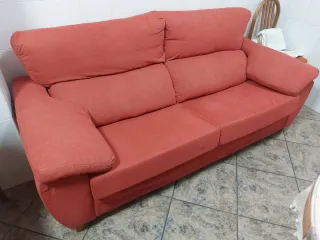 Sofá de tela naranja/rojo