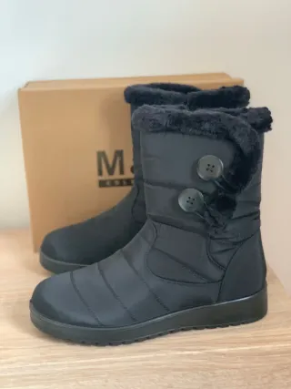 Botas impermeables negras. Número 37