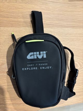 Pernera Givi EA139 Negra