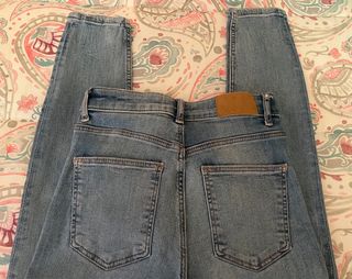 Pantalón vaquero Zara azul