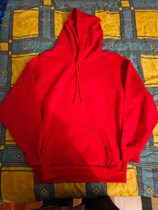 Felpa rossa con cappuccio