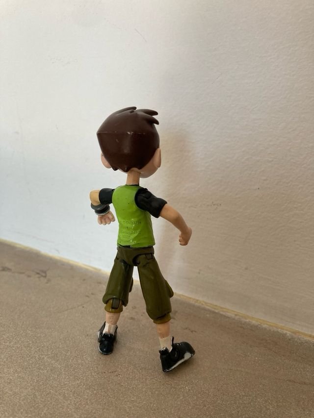 Boneco Ben 10 com Omnitrix Cartoon Network Figuras