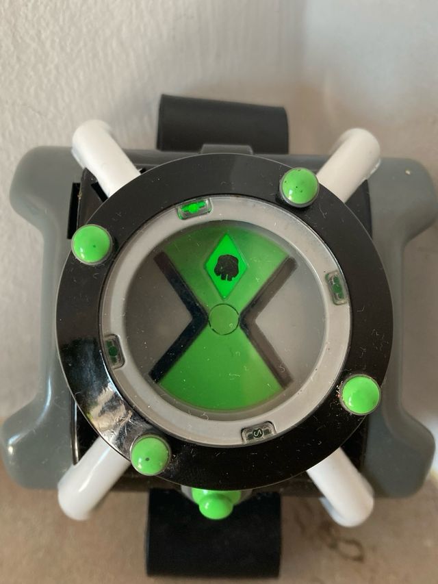 Boneco Ben 10 com Omnitrix Cartoon Network Figuras