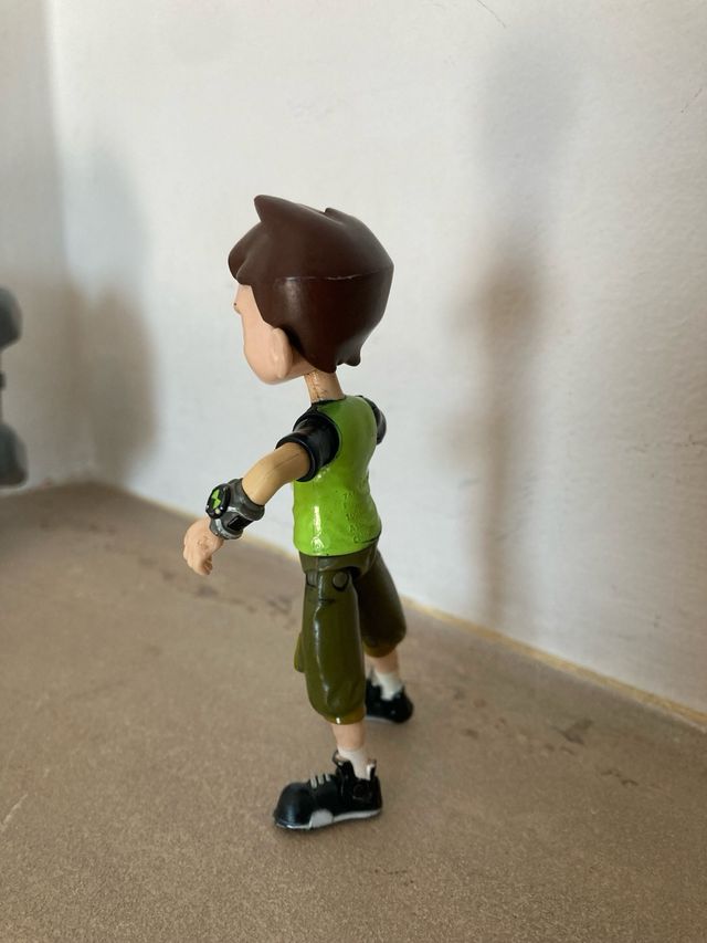 Boneco Ben 10 com Omnitrix Cartoon Network Figuras