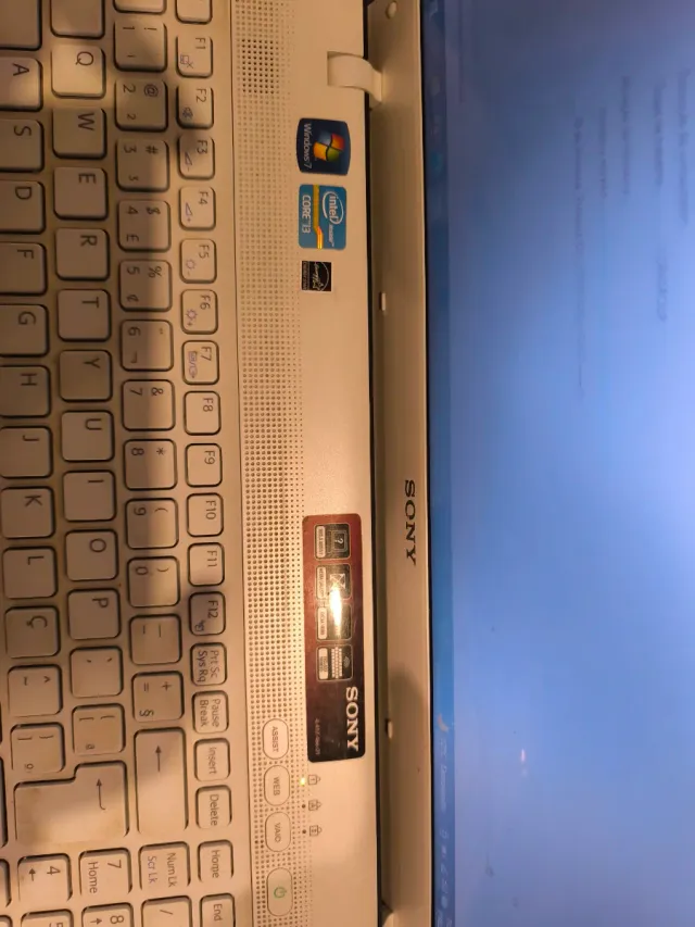 Sony Vaio Notebook Intel i3 4GB RAM