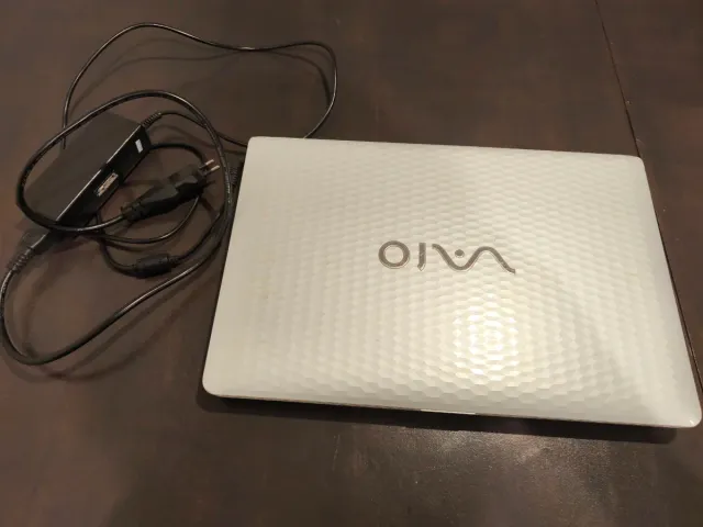 Sony Vaio Notebook Intel i3 4GB RAM