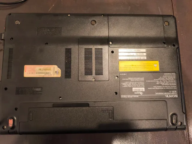 Sony Vaio Notebook Intel i3 4GB RAM