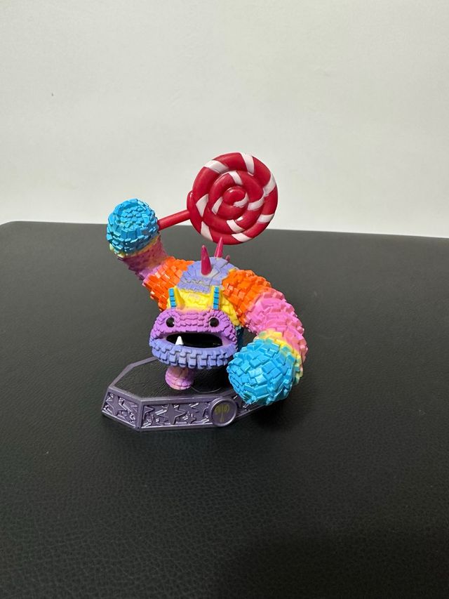 Skylanders Piñata Figura