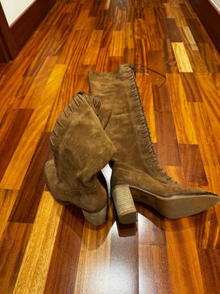 Botas altas Guts & Love marrones