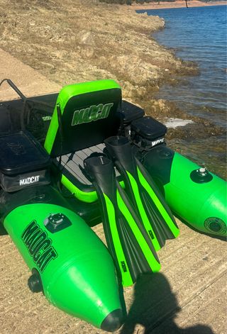 Pato MAD CAT Pro Motor + aletas - Perfecto Estado