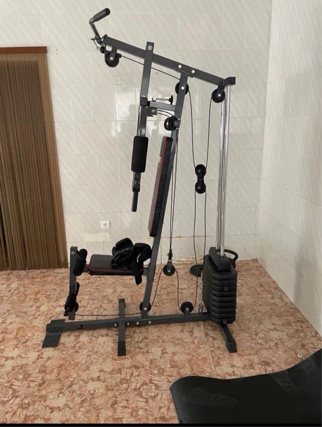Máquina de musculación multifuncional