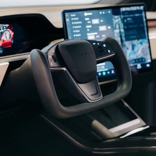 Cambia el volante de tu Tesla al estilo Yoke