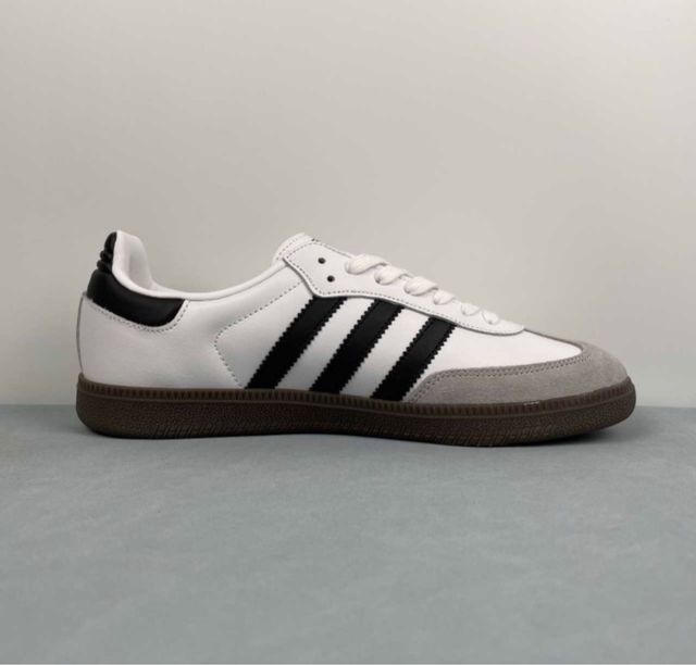 Adidas Samba Talla 38 Blancas y Negras